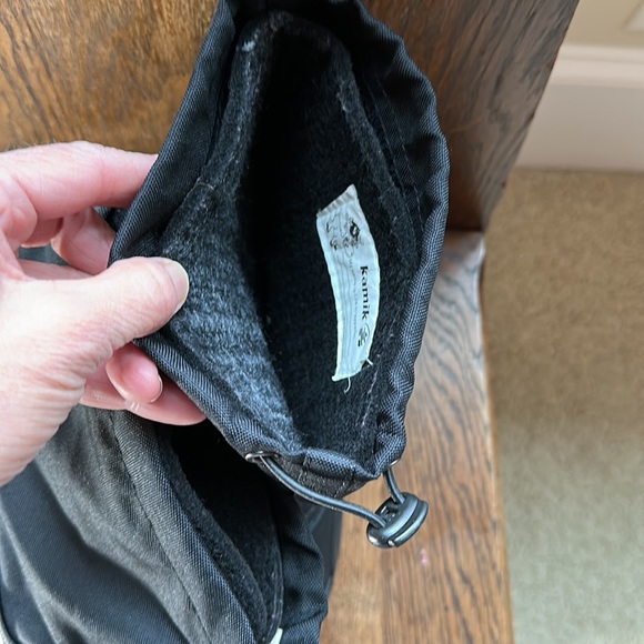 KAMIK ICE BUSTER WINTER BOOT. KIDS SIZE 5. Black. Wool Lined. Rubber BOTTOM. - Picture 6 of 13